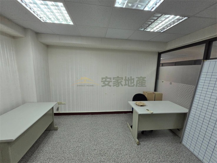 金融特區皇普國際商業大樓房屋室內格局與周邊環境
