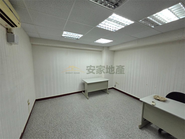 金融特區皇普國際商業大樓房屋室內格局與周邊環境