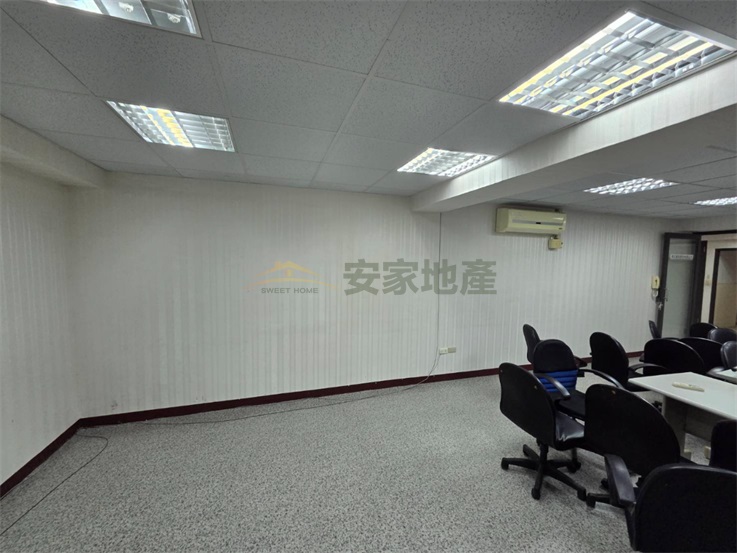 金融特區皇普國際商業大樓房屋室內格局與周邊環境