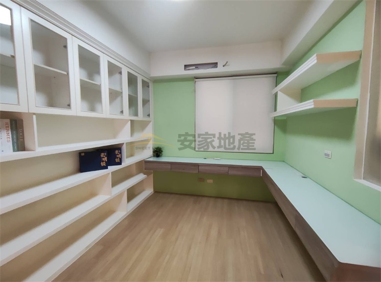 河堤社區-面寬明亮舒爽花園透天房屋室內格局與周邊環境