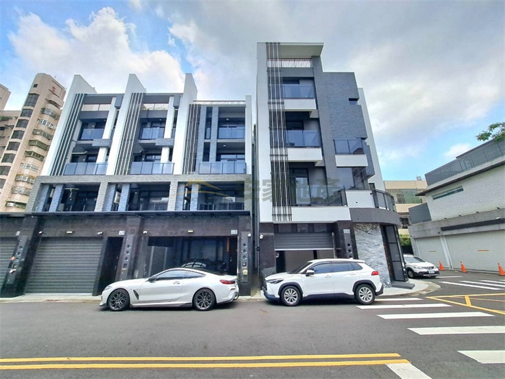 禾楓電梯邊間店住房屋室內格局與周邊環境