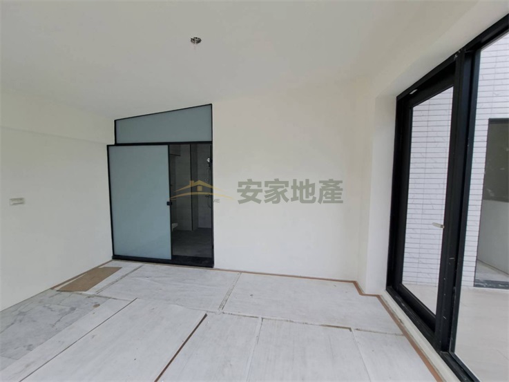 禾楓電梯邊間店住房屋室內格局與周邊環境