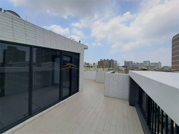 禾楓電梯邊間店住房屋室內格局與周邊環境